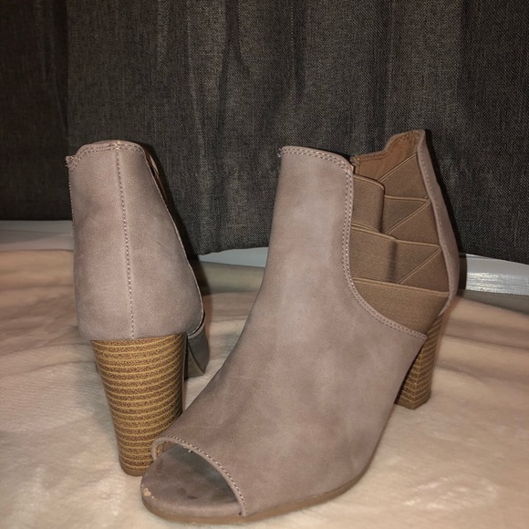 Charolette Rouse Heels - Picture 4 of 4